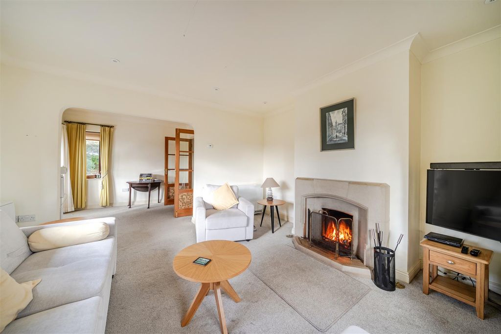 Property photo 2 of 24 Sitting Room