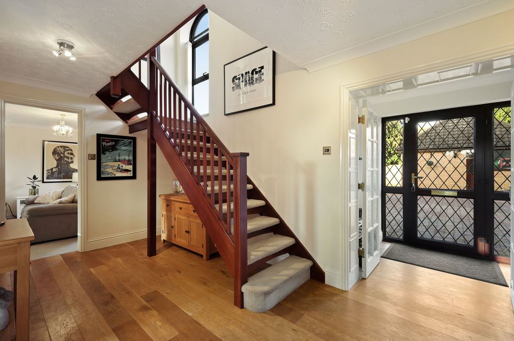 Property photo 3 of 25