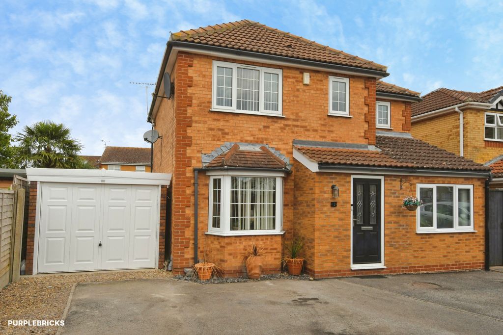 Property photo 1 of 32