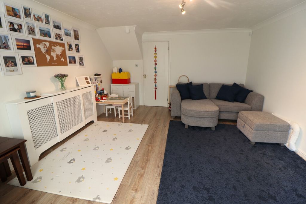 Property photo 2 of 17 Picture No. 81