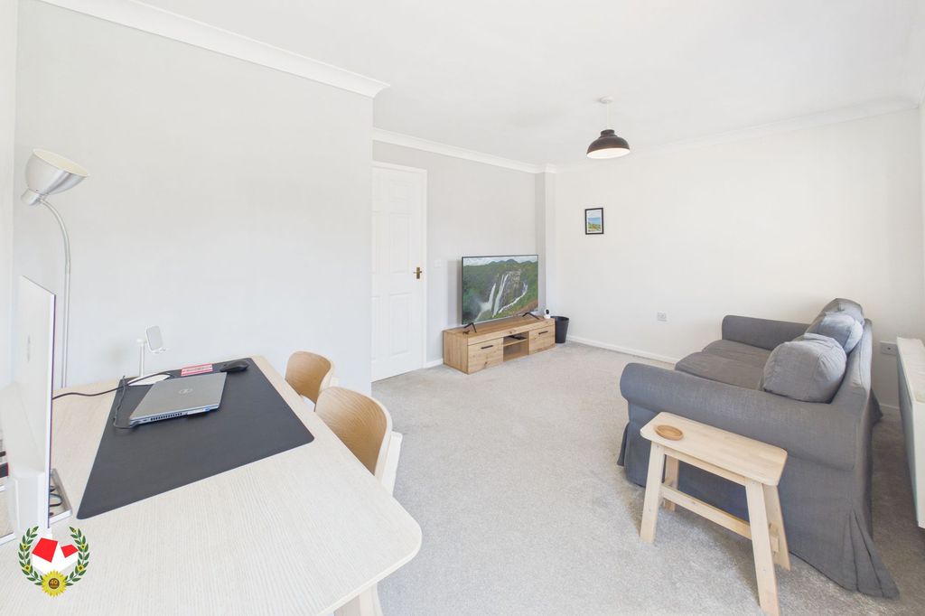 Property photo 2 of 13
