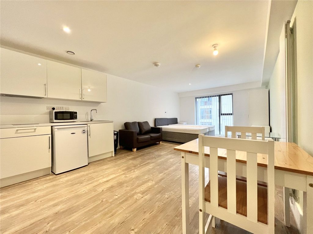 Property photo 2 of 18 Picture No. 09