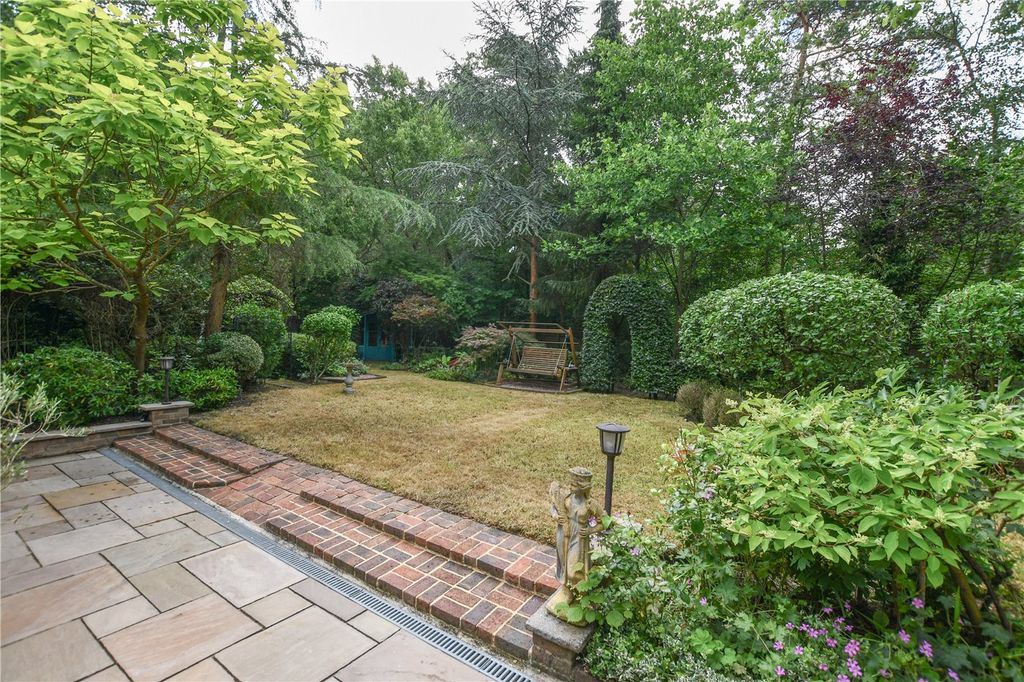 Property photo 2 of 20 Picture No. 27