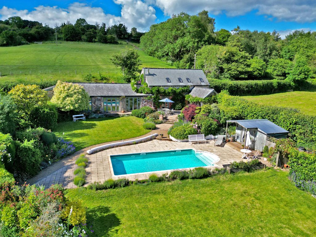 Property photo 1 of 17 Image