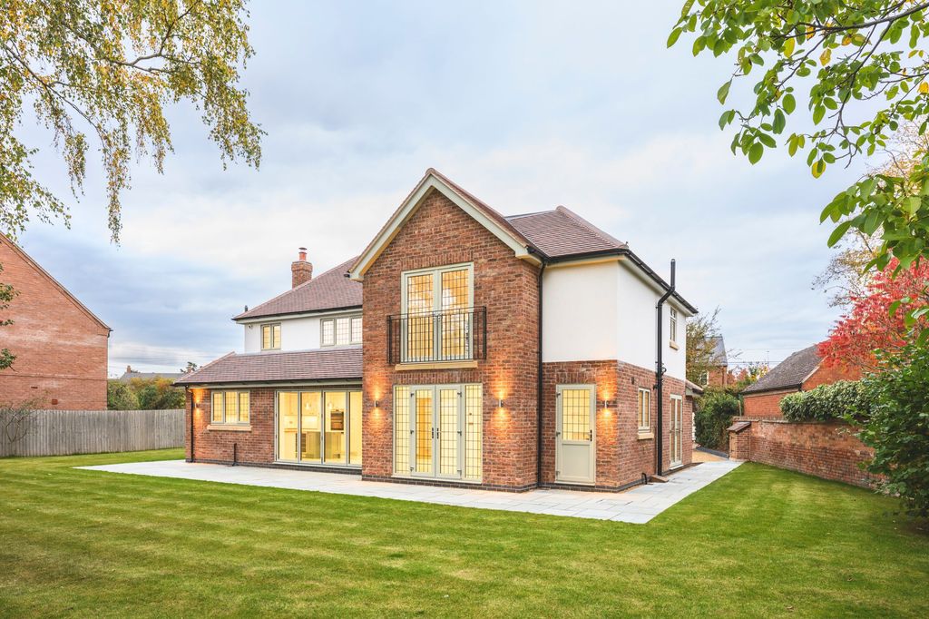 Property photo 2 of 31 Rear Aspect