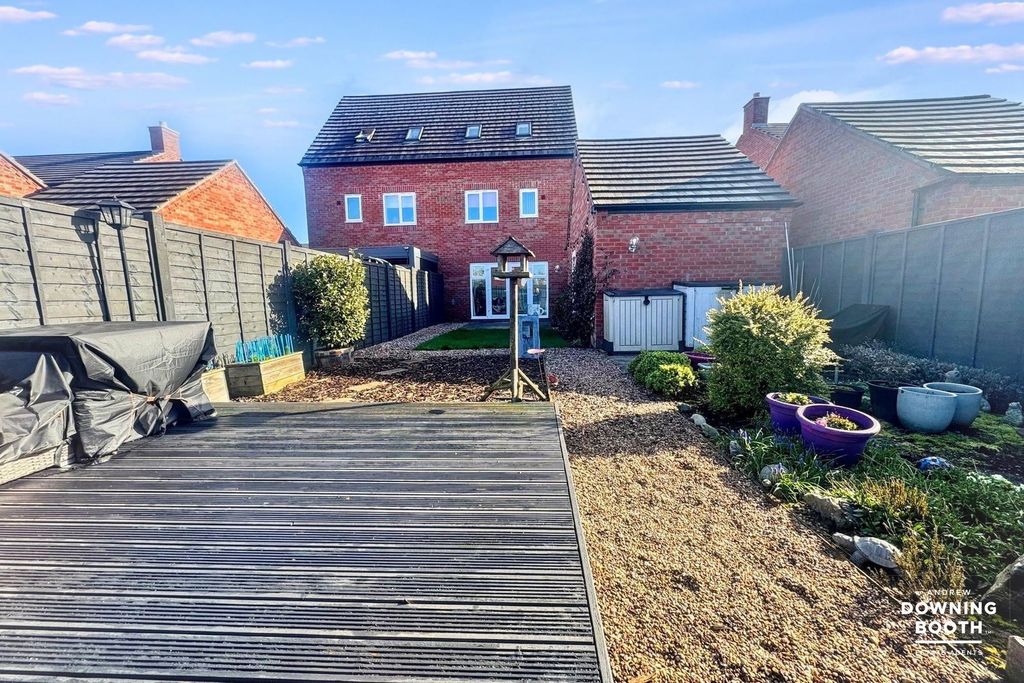 Property photo 2 of 23