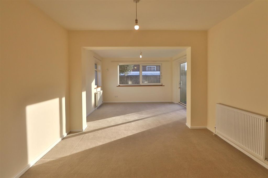 Property photo 3 of 17 Reception Room.Jpg