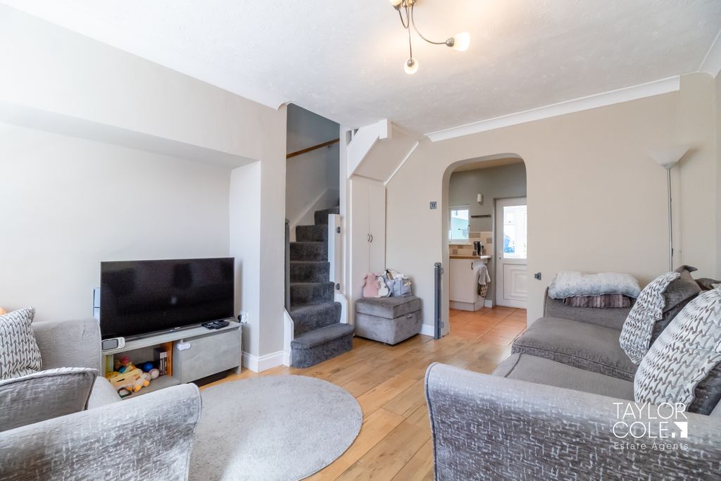 Property photo 2 of 20