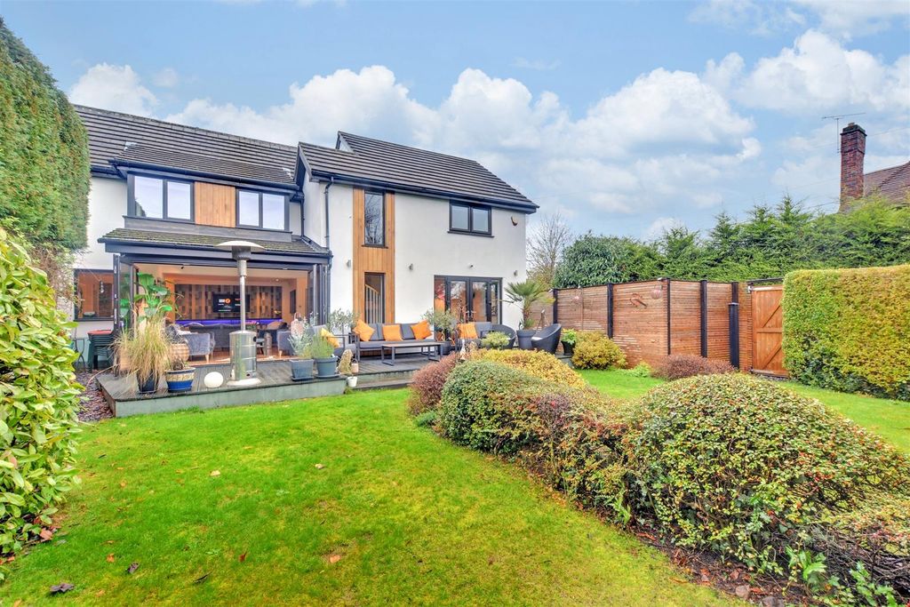 Property photo 1 of 33 Garden_11.Jpeg