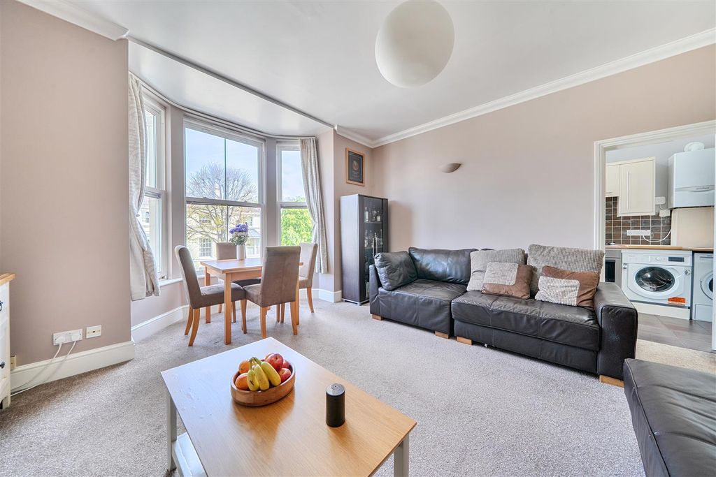 Property photo 3 of 18 1446212-12-69E22013c6F72.Jpg