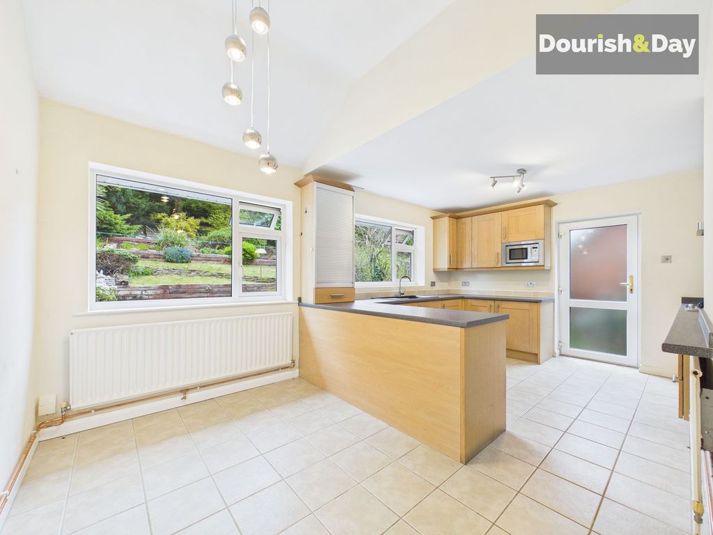 Property photo 3 of 27