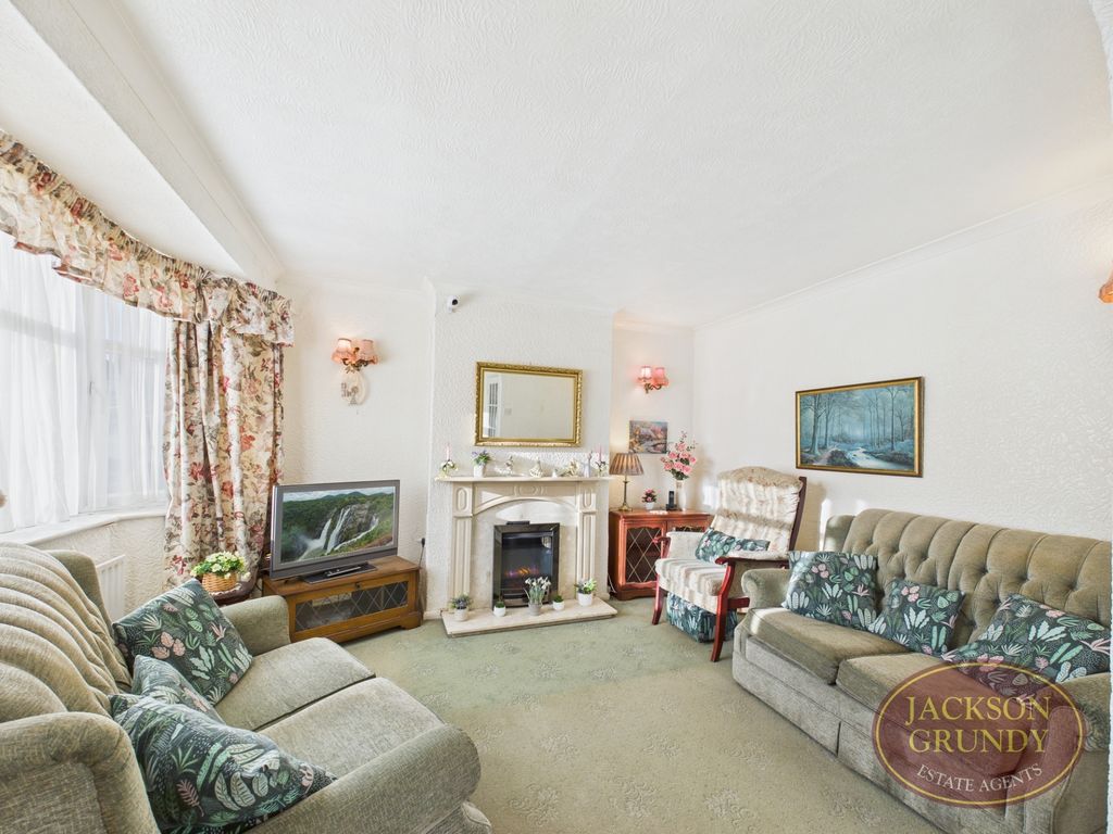 Property photo 2 of 15 Charnwood Avenue