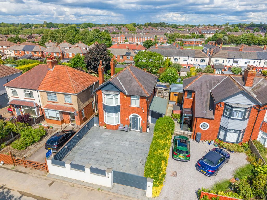 Property photo 1 of 33