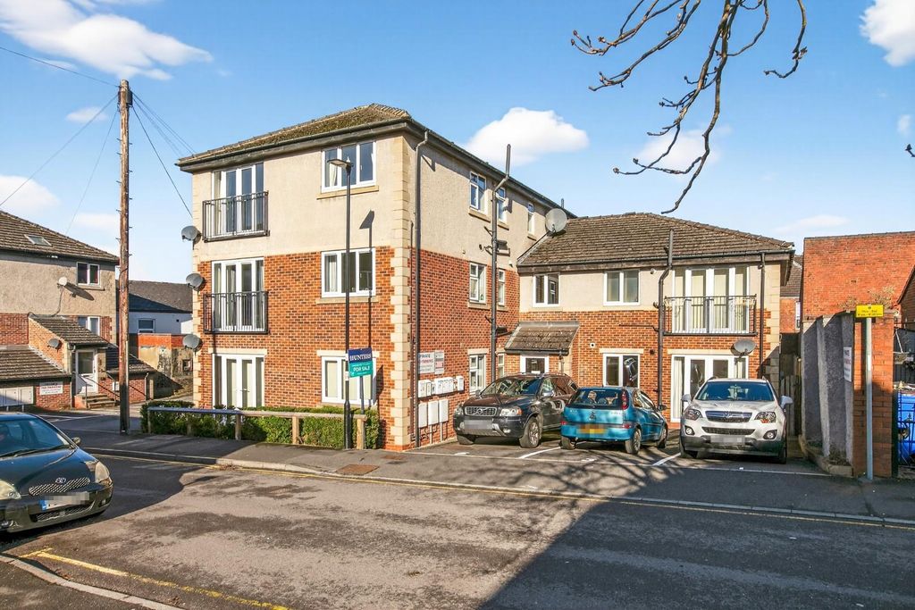 Property photo 1 of 16 Front