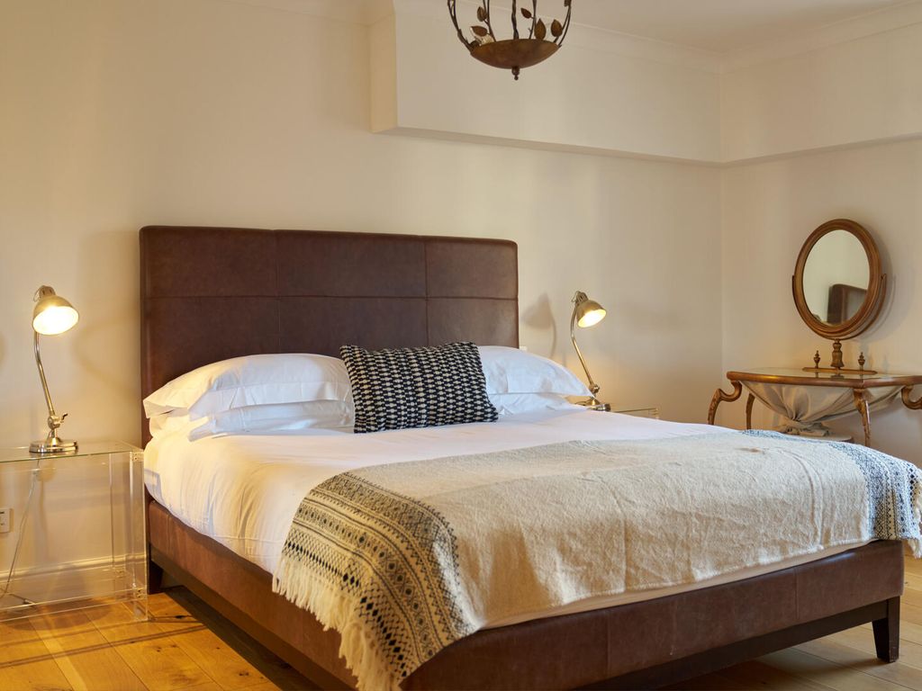 Property photo 2 of 7 Bedroom