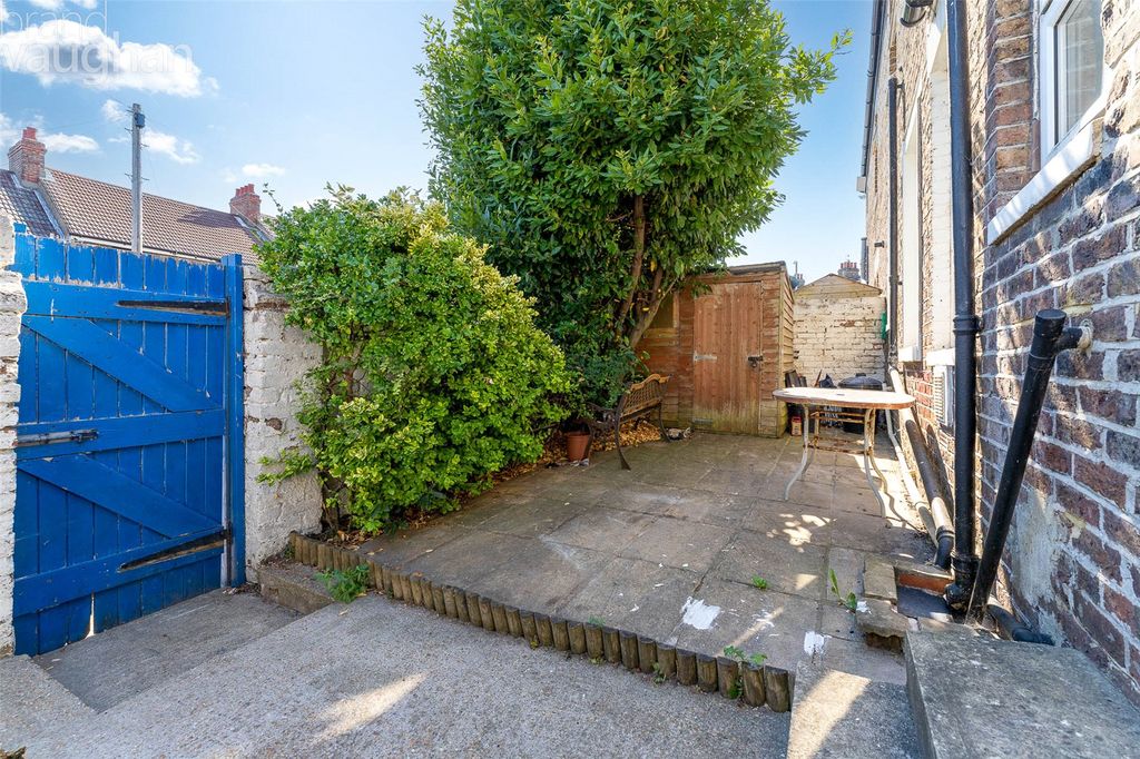 Property photo 3 of 7 Patio