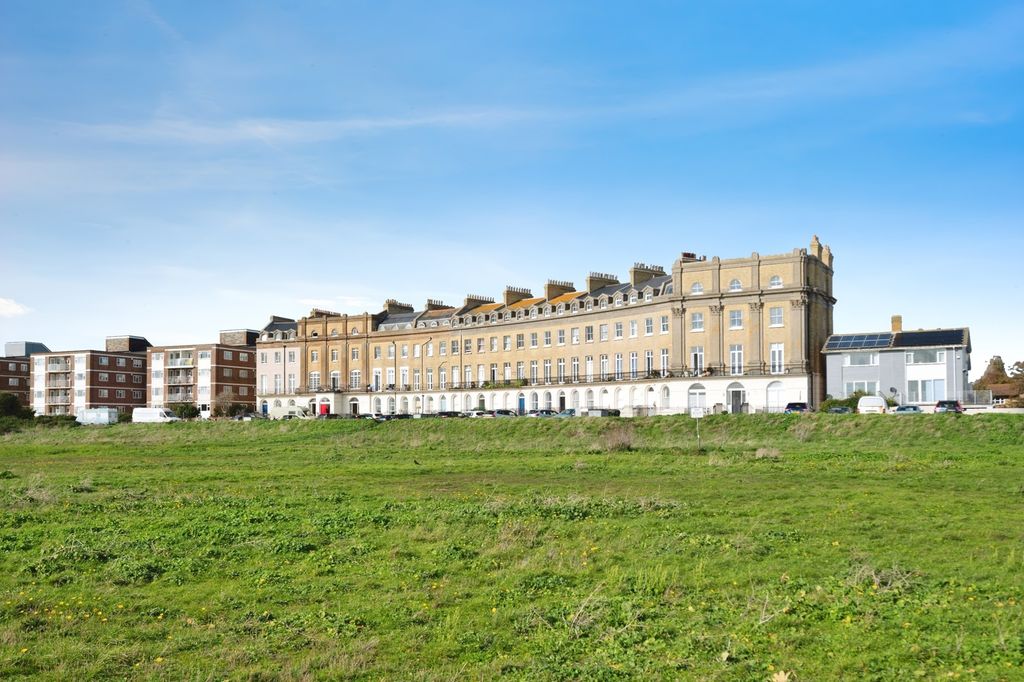 Property photo 3 of 17 Photo