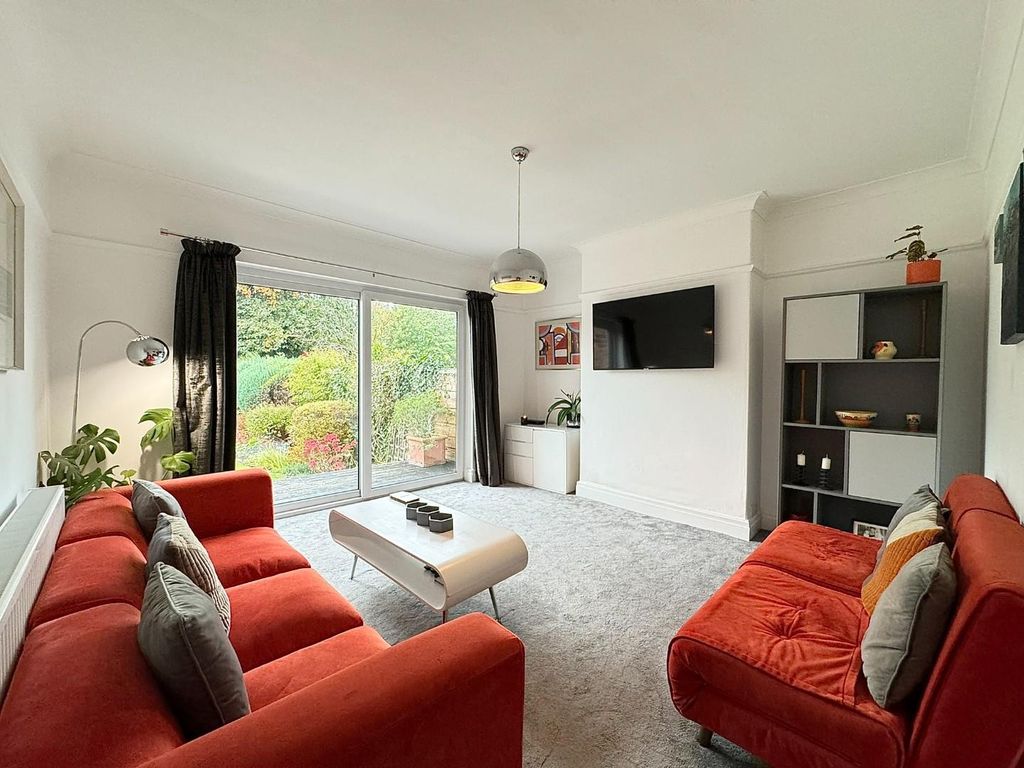 Property photo 2 of 34