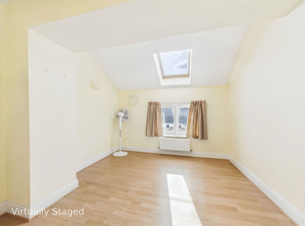 Property photo 3 of 8