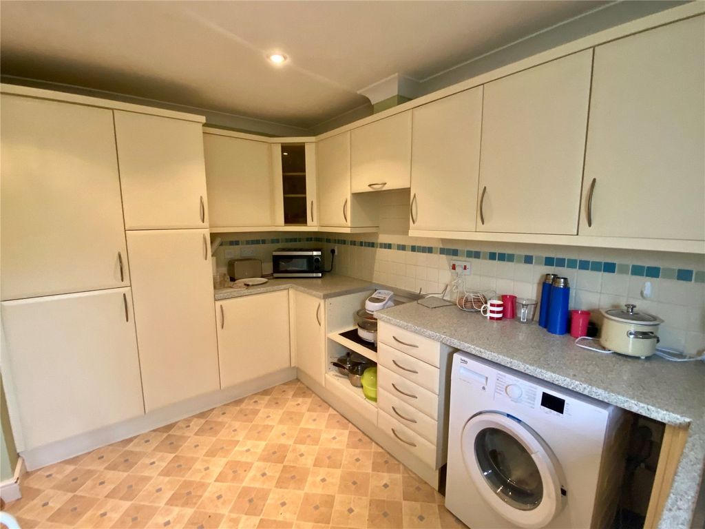 Property photo 3 of 8 Kitchen