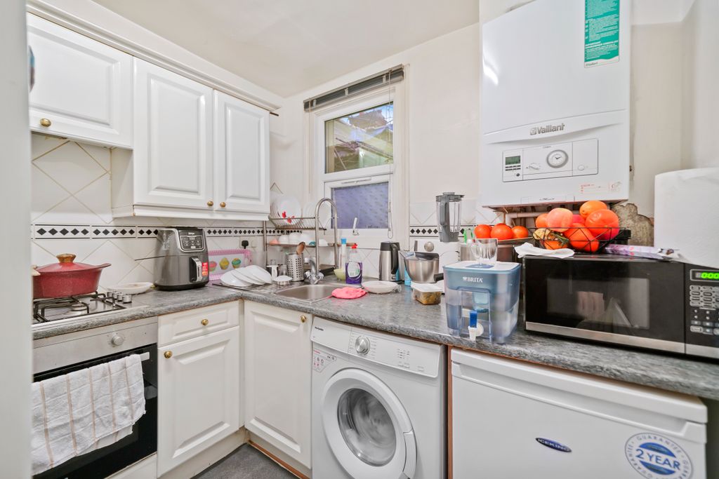 Property photo 3 of 14