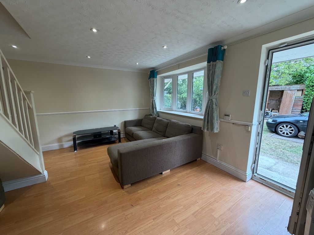 Property photo 3 of 10 5537222