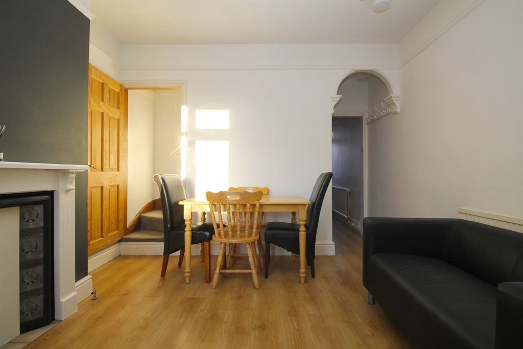 Property photo 2 of 23 Dining Room