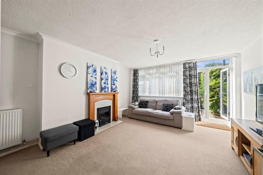 Property photo 2 of 15 Living Room