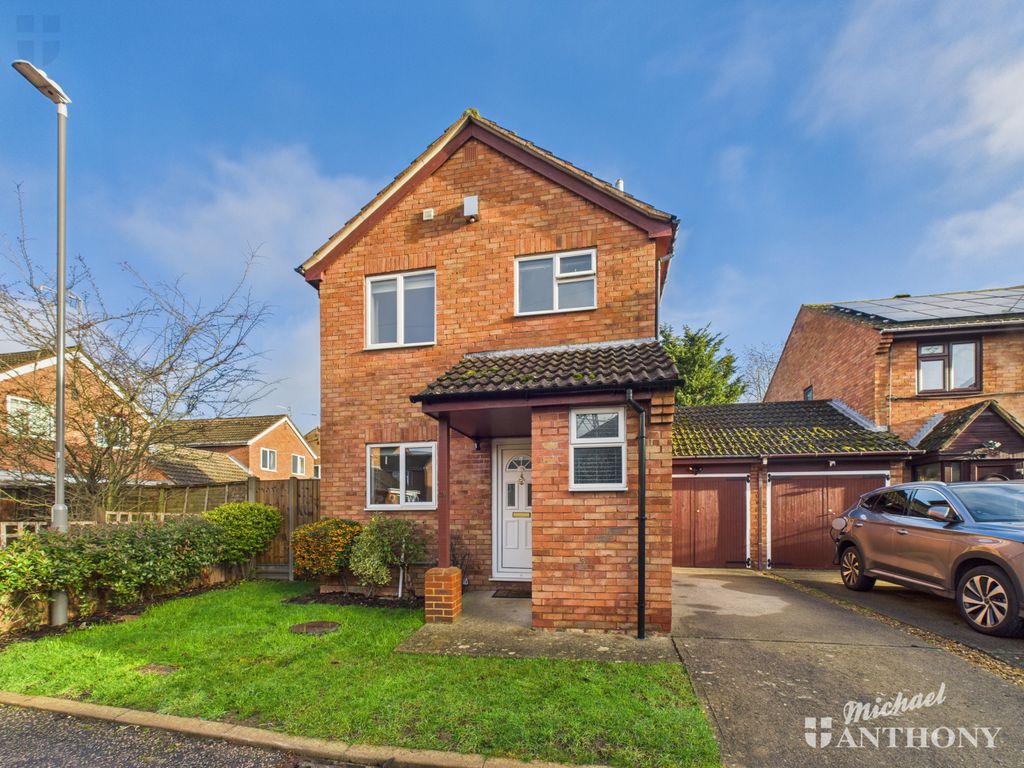 Property photo 1 of 12 Cam03218G0-Pr0869-Still005