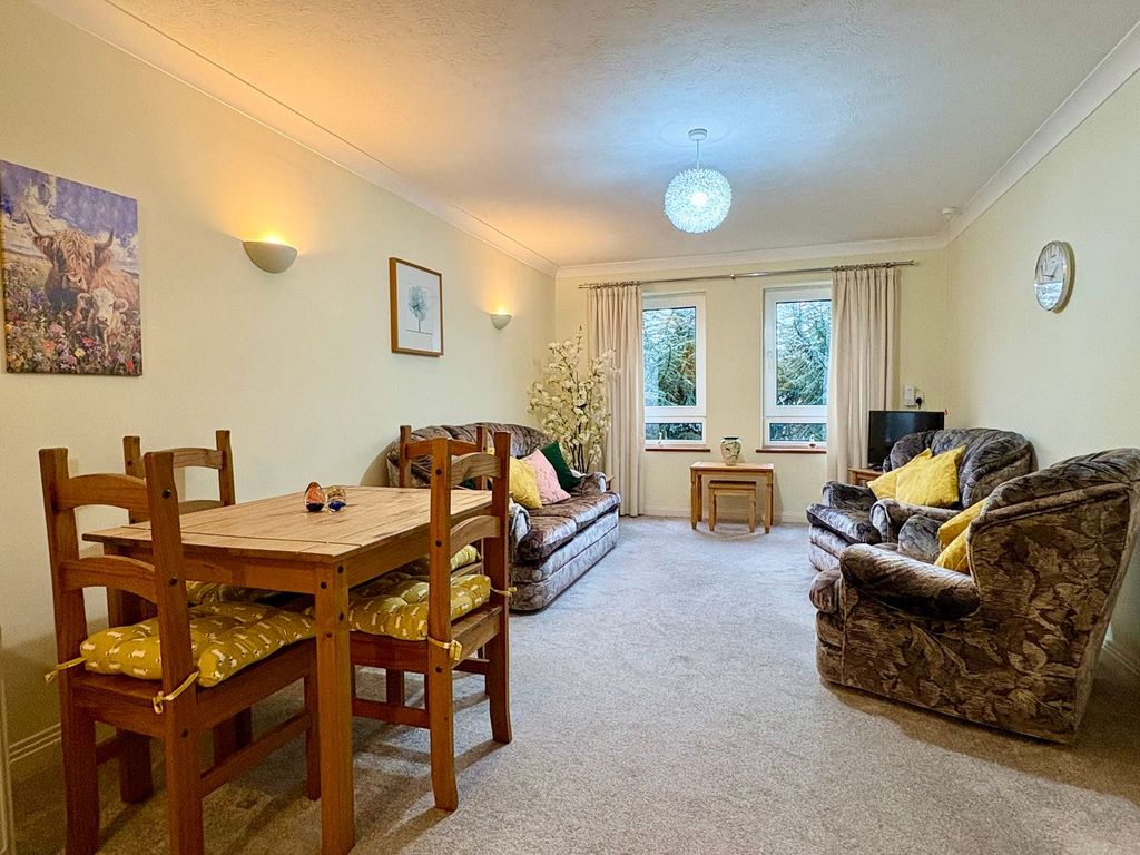 Property photo 2 of 10