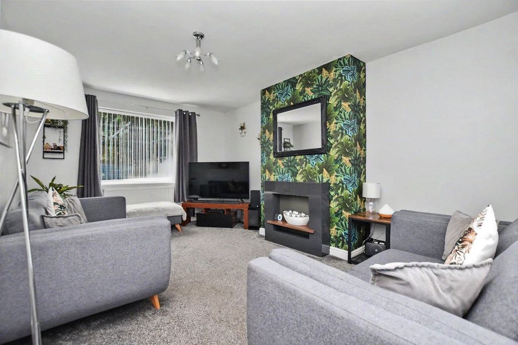 Property photo 2 of 16 Picture No. 37