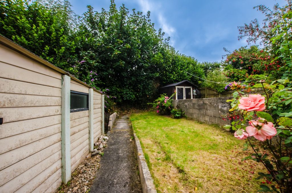 Property photo 2 of 11 79 Margaret Crescent Tps Bodmin Branch 01208 87272