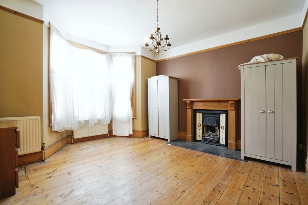 Property photo 3 of 17 Photography