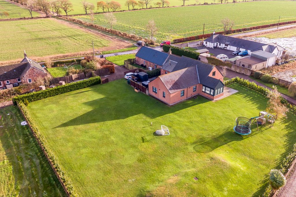 Property photo 1 of 28