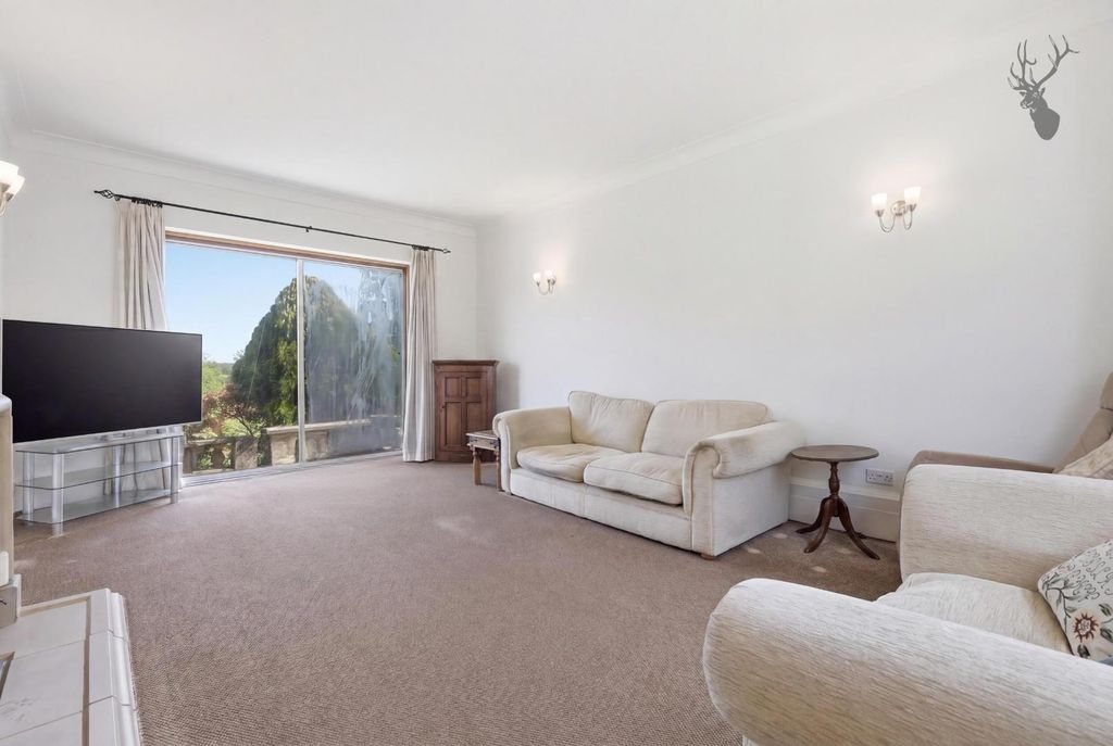 Property photo 3 of 27