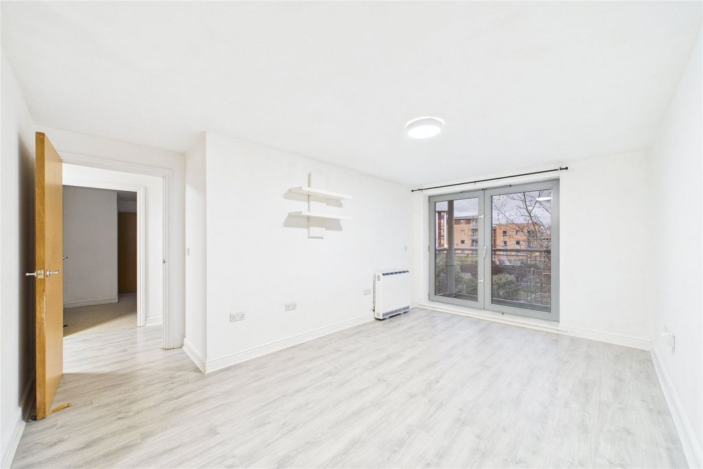 Property photo 2 of 9 Picture No. 03