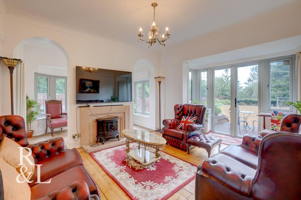 Property photo 3 of 39 Royston&Lund (30).Jpg