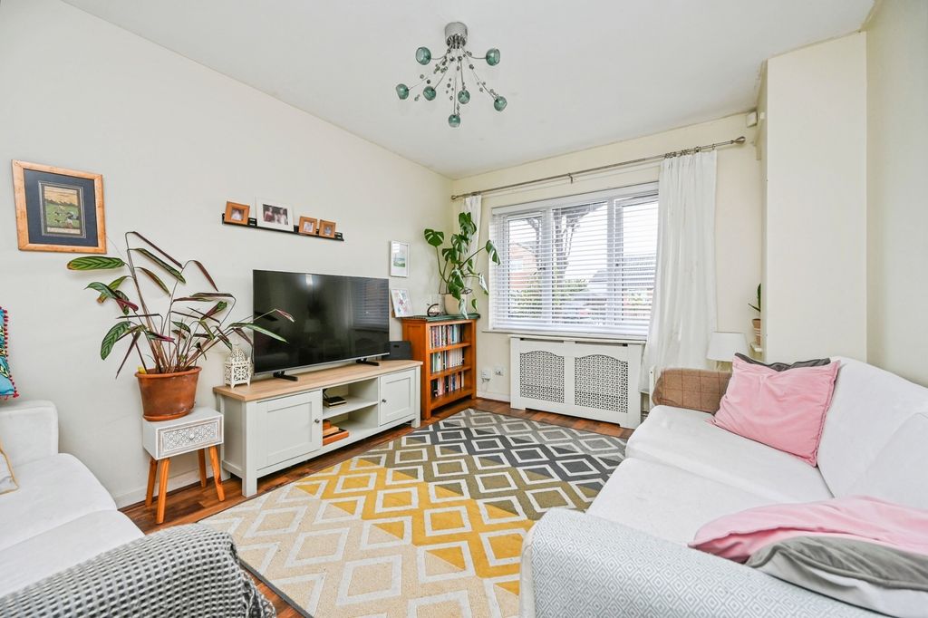 Property photo 3 of 17 Pbox-Img.Jpg