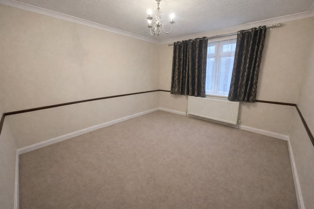 Property photo 3 of 9 Dining Room