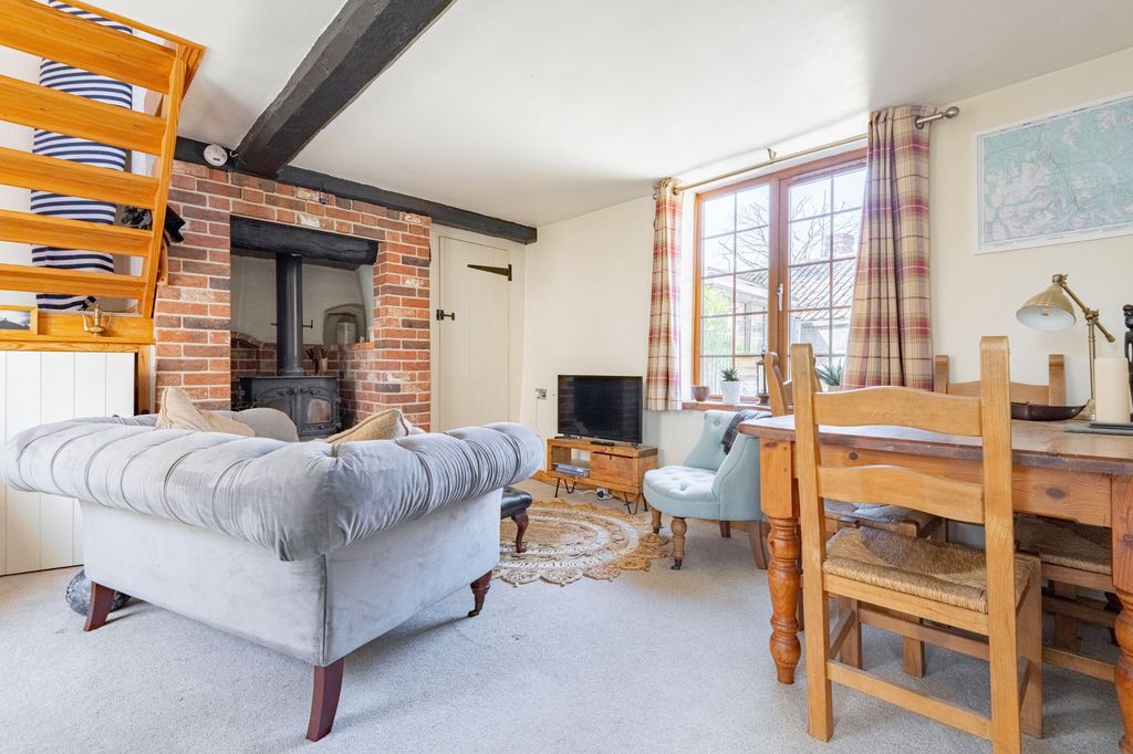 Property photo 2 of 18