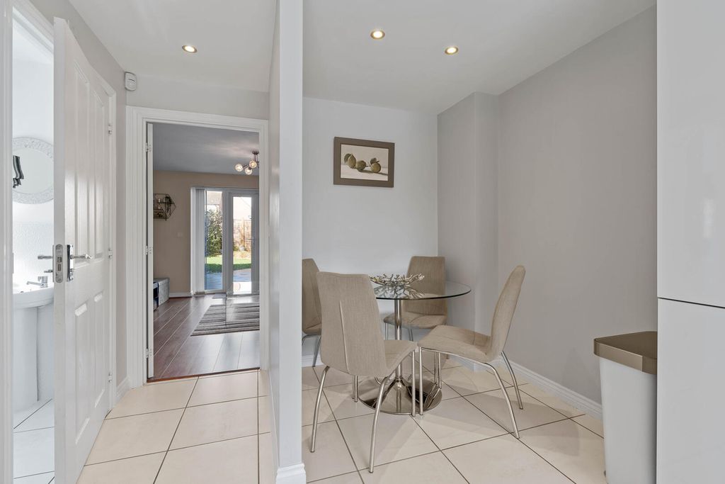 Property photo 3 of 34 Dining Room
