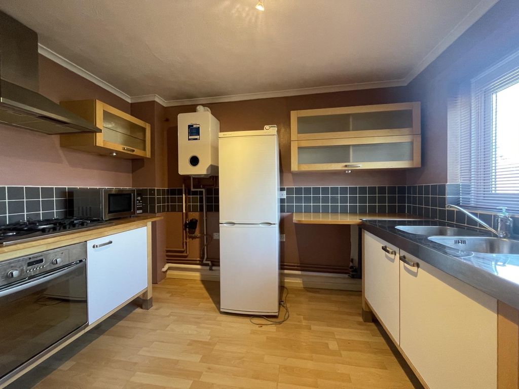 Property photo 3 of 5 Kitchen