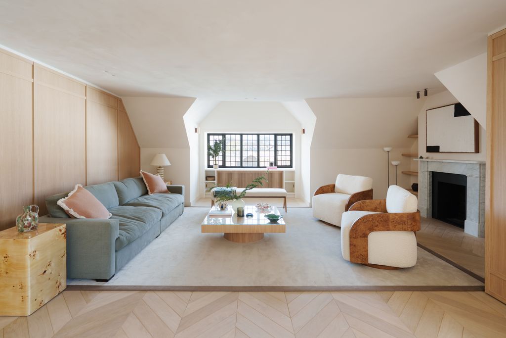 Property photo 1 of 43