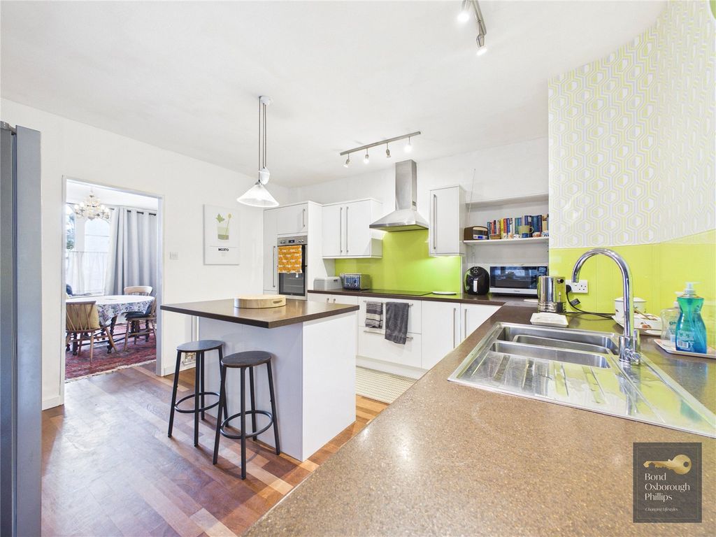 Property photo 3 of 39 Picture No. 12