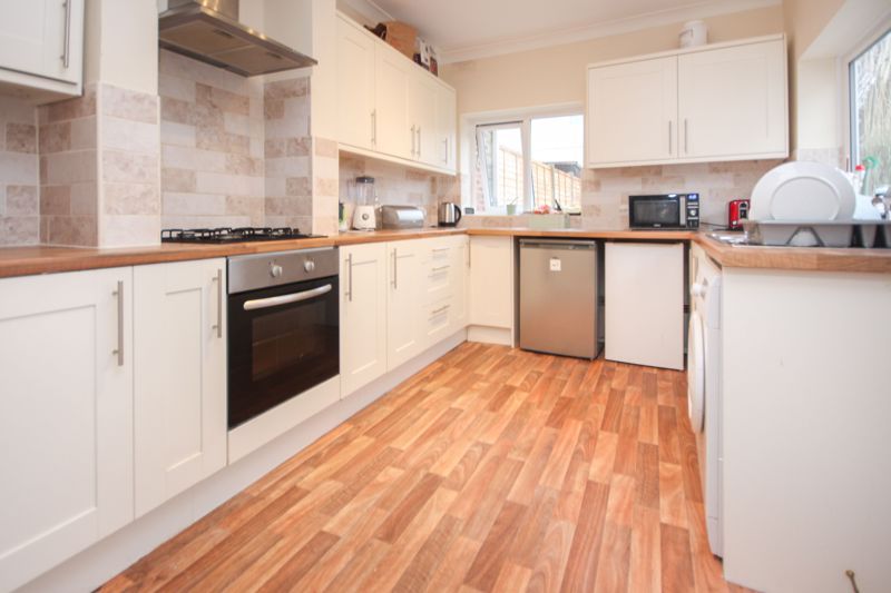 Property photo 1 of 8 Photo 8