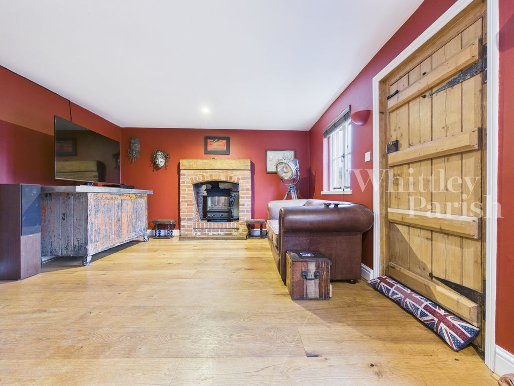 Property photo 2 of 36 Cam04332G0-Pr0617-Still051