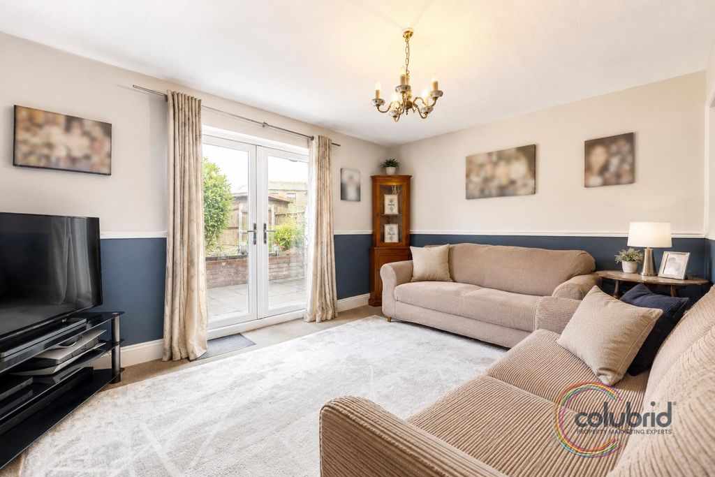 Property photo 2 of 18