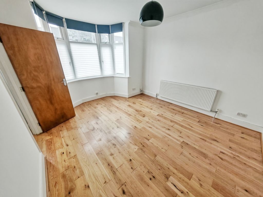 Property photo 3 of 17 3