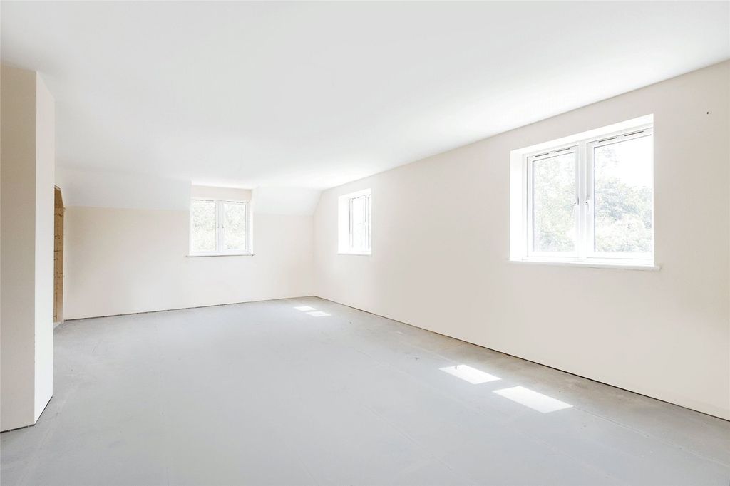 Property photo 3 of 19 Living Room