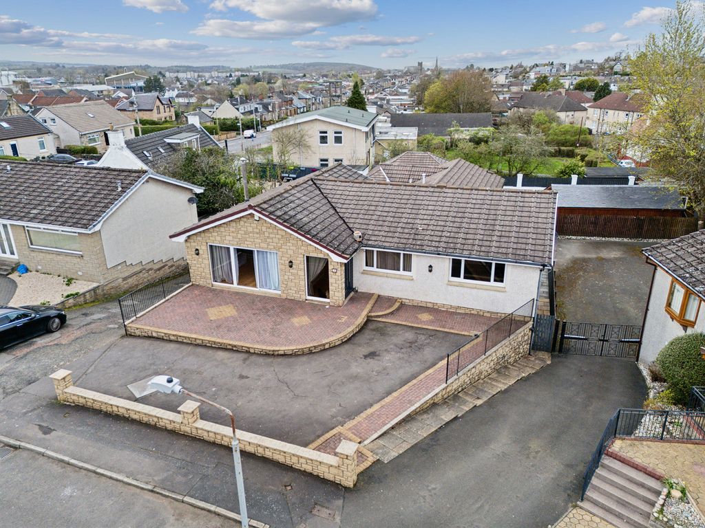 Property photo 2 of 40